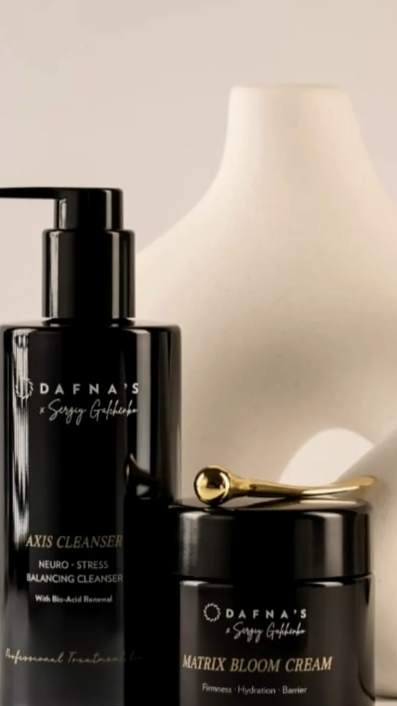 Axis Cleanser e Matrix Bloom Cream, da linha Dafna